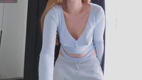 Folow my instagram cuteback7272 and onlyfans cbhotblonde1 online show from November 14, 2025, 7:29 am