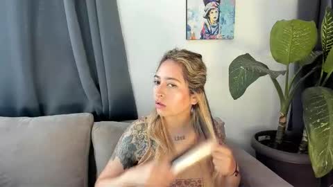 Snapshot of ccuteass chatting on January 14, 2025, 3:36 pm ccuteass online show from January 14, 2025, 3:36 pm