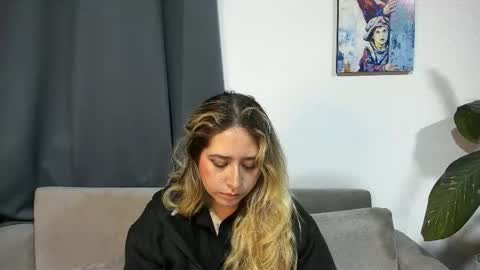 Snapshot of ccuteass chatting on February 14, 2025, 12:09 am ccuteass online show from February 14, 2025, 12:09 am