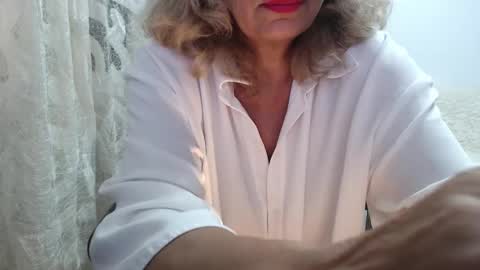 cecylya4u online show from October 3, 2025, 11:24 pm