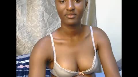 Snapshot of cee_queen chatting on May 23, 2026, 8:57 pm cee_queen online show from May 23, 2026, 8:57 pm