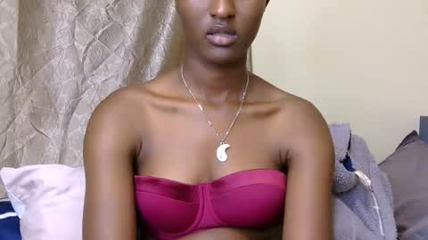 Snapshot of cee_queen chatting on June 3, 2026, 3:09 am cee_queen online show from June 3, 2026, 3:09 am