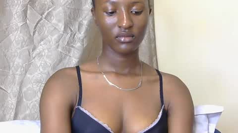 Snapshot of cee_queen chatting on July 1, 2026, 10:28 am cee_queen online show from July 1, 2026, 10:28 am