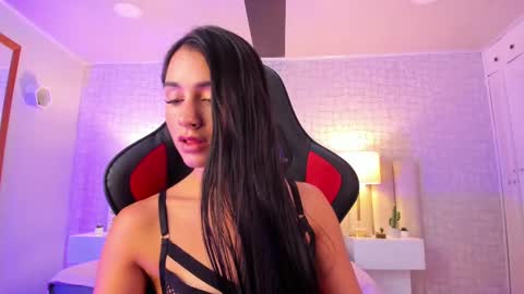 Snapshot of celeste_017 chatting on March 4, 2025, 3:37 pm Celeste online show from March 4, 2025, 3:37 pm