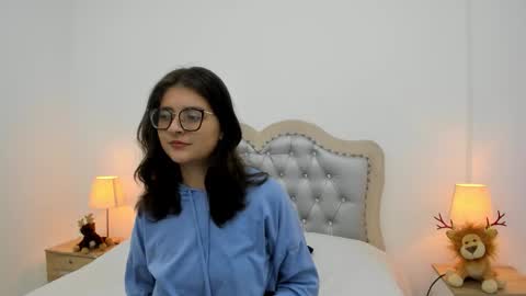 Celeste Calderon online show from December 21, 2025, 11:28 am