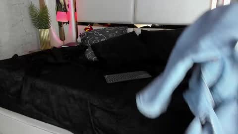 celeste_starsss online show from February 22, 2025, 1:00 am