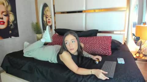 Snapshot of celeste_starsss chatting on July 18, 2026, 9:07 pm celeste_starsss online show from July 18, 2026, 9:07 pm