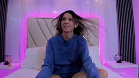 celestebellmont online show from October 7, 2025, 12:13 pm