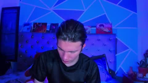 I am Valentinn online show from November 21, 2025, 12:15 pm