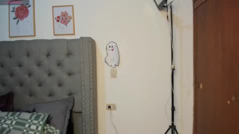 CelestheJones online show from November 30, 2025, 6:56 pm