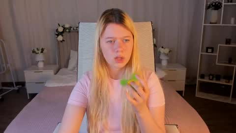 Snapshot of celestinemauriac chatting on May 27, 2026, 4:15 pm your cute kitty online show from May 27, 2026, 4:15 pm