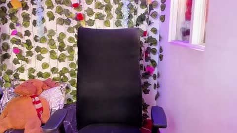 Celestineeeeee online show from December 14, 2024, 7:46 pm