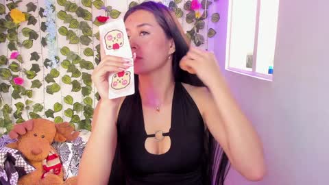 Celestineeeeee online show from January 3, 2025, 4:37 pm