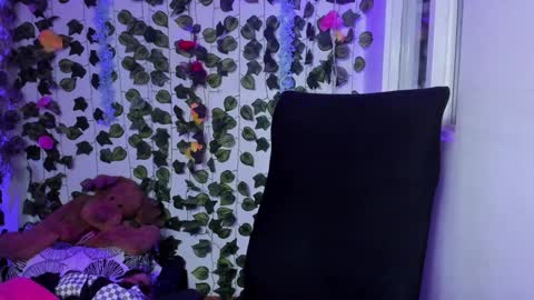 Celestineeeeee online show from January 8, 2025, 11:41 pm