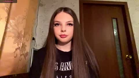 Mia online show from March 3, 2026, 5:41 pm