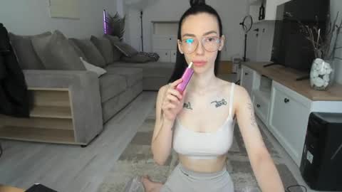 Snapshot of celine_roxelle chatting on May 17, 2026, 8:12 am Celine Roxelle online show from May 17, 2026, 8:12 am