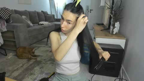 Snapshot of celine_roxelle chatting on May 22, 2026, 1:28 pm Celine Roxelle online show from May 22, 2026, 1:28 pm