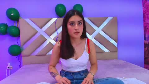 Snapshot of celine_visconti chatting on April 18, 2026, 7:40 pm online show from April 18, 2026, 7:40 pm