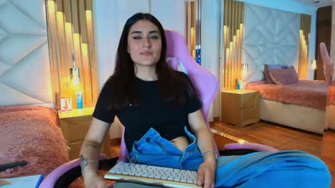 Snapshot of celine_visconti chatting on April 30, 2026, 9:52 pm online show from April 30, 2026, 9:52 pm