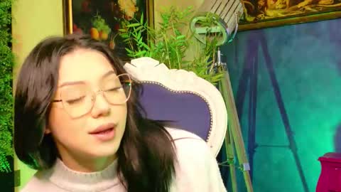celinelow online show from September 19, 2025, 5:31 am