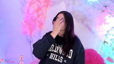 Hello guys my name is Sofi and Lizzie and  Vanessa online show from February 1, 2025, 5:28 am