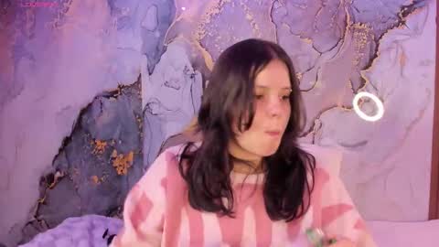 Hello guys my name is Sofi and Lizzie and  Vanessa online show from February 7, 2026, 9:13 am