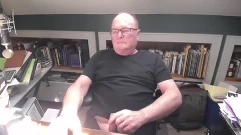 Snapshot of central_square_guy_20 chatting on March 7, 2025, 4:00 pm central_square_guy_20 online show from March 7, 2025, 4:00 pm
