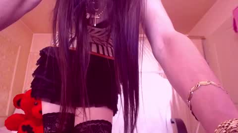 Cerise online show from February 12, 2025, 3:18 am