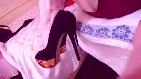 Cerise online show from February 19, 2025, 12:57 am