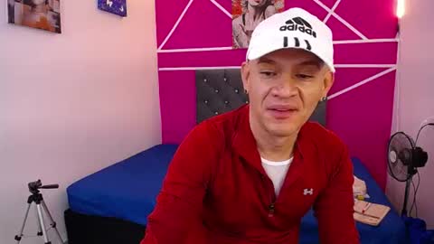 Snapshot of cesirry chatting on July 22, 2026, 12:41 pm Cesirry online show from July 22, 2026, 12:41 pm