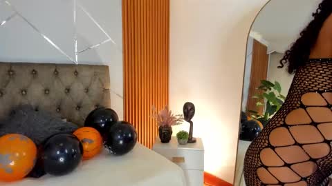 CHAARLOTTEE online show from October 11, 2025, 9:35 pm