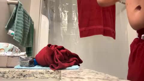 Chuck online show from October 9, 2025, 3:32 pm