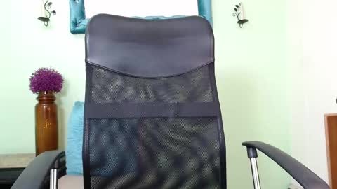 Chalon  online show from March 30, 2026, 7:04 pm