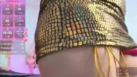 Snapshot of chalotte_grey chatting on March 7, 2025, 9:38 pm Charlotte Grey online show from March 7, 2025, 9:38 pm