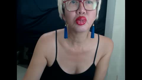 Snapshot of champaka123 chatting on March 14, 2026, 3:23 am champaka online show from March 14, 2026, 3:23 am