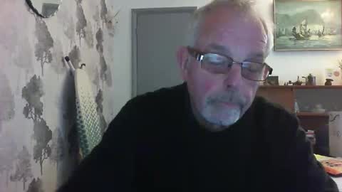 Snapshot of champers37 chatting on February 15, 2026, 11:52 am Champers online show from February 15, 2026, 11:52 am