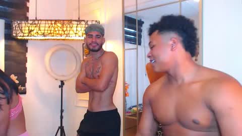 Snapshot of champion_doll chatting on February 9, 2025, 7:19 pm aurora and lian online show from February 9, 2025, 7:19 pm