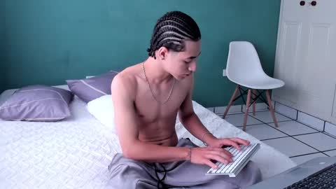 Snapshot of chandler_kenji chatting on December 5, 2024, 2:44 pm Kenji online show from December 5, 2024, 2:44 pm