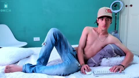 Snapshot of chandler_kenji chatting on January 8, 2025, 7:34 pm Kenji online show from January 8, 2025, 7:34 pm