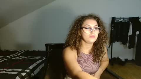 Stephanieblisss online show from December 8, 2024, 3:35 pm