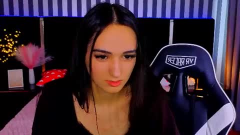chanell_maon online show from June 13, 2026, 1:31 pm