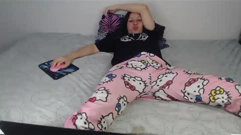 Snapshot of chanelsexyy chatting on December 11, 2024, 8:18 pm Viviana 3 online show from December 11, 2024, 8:18 pm