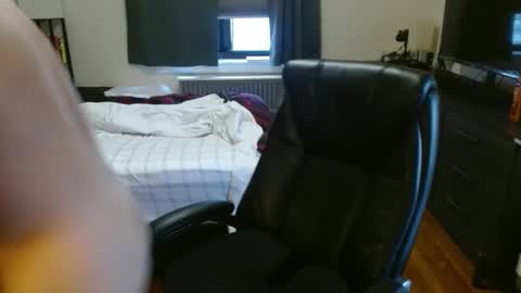 changyb online show from February 15, 2026, 8:27 pm