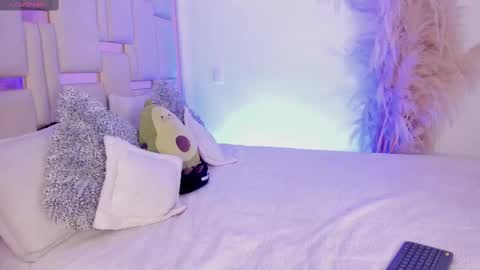  x online show from September 16, 2025, 2:23 am