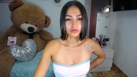 Snapshot of channelrose_1 chatting on February 26, 2025, 9:32 am Isabella online show from February 26, 2025, 9:32 am