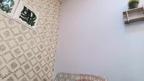 Raquel  online show from February 17, 2025, 12:05 pm