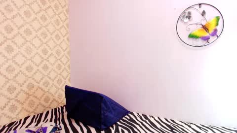 Raquel  online show from September 20, 2025, 12:06 pm