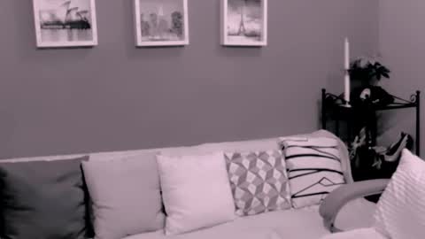 The Queen online show from October 12, 2025, 4:17 pm