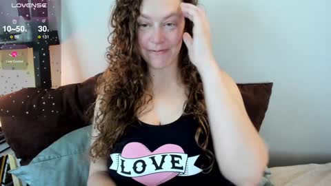 Snapshot of chantarra chatting on March 9, 2025, 6:32 pm Chantarra Chant Chanty C Lady C please not baby babe BB or other pet names online show from March 9, 2025, 6:32 pm