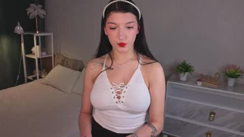 Amelia online show from October 26, 2025, 12:33 pm